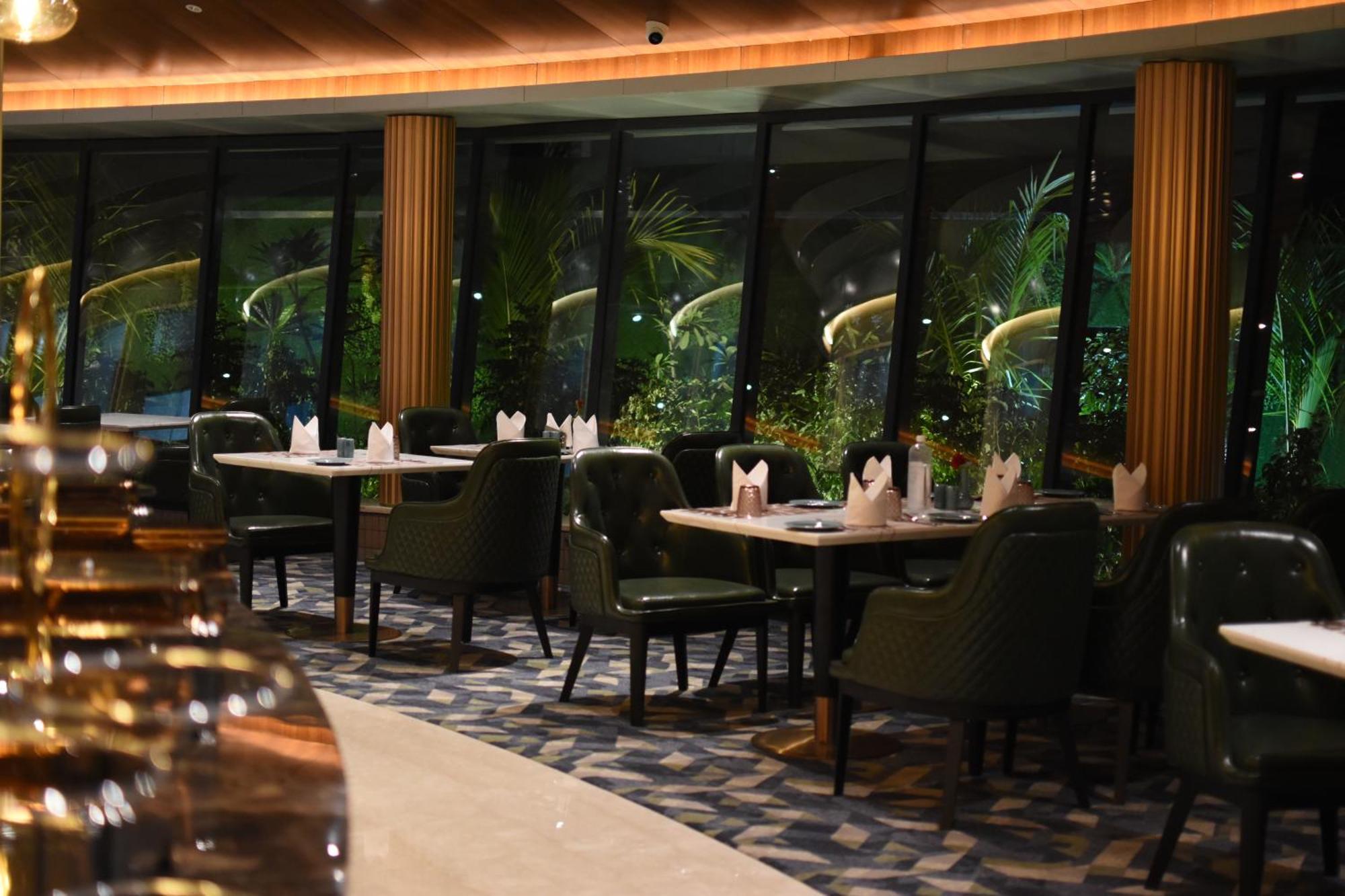 The Maple Hotel Bhopal Bagian luar foto