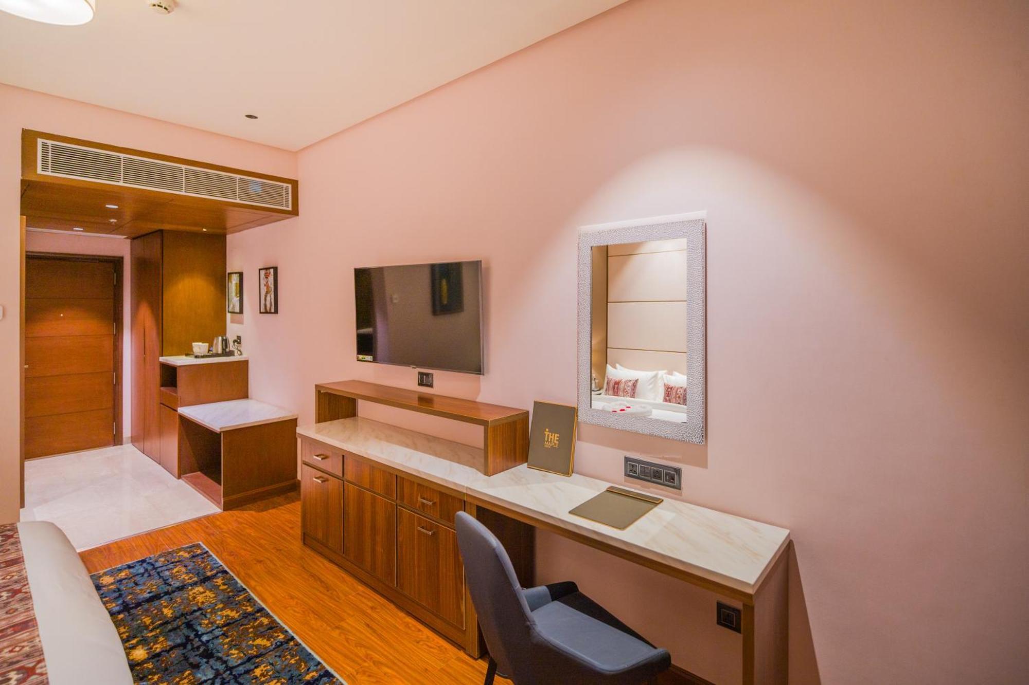The Maple Hotel Bhopal Bagian luar foto
