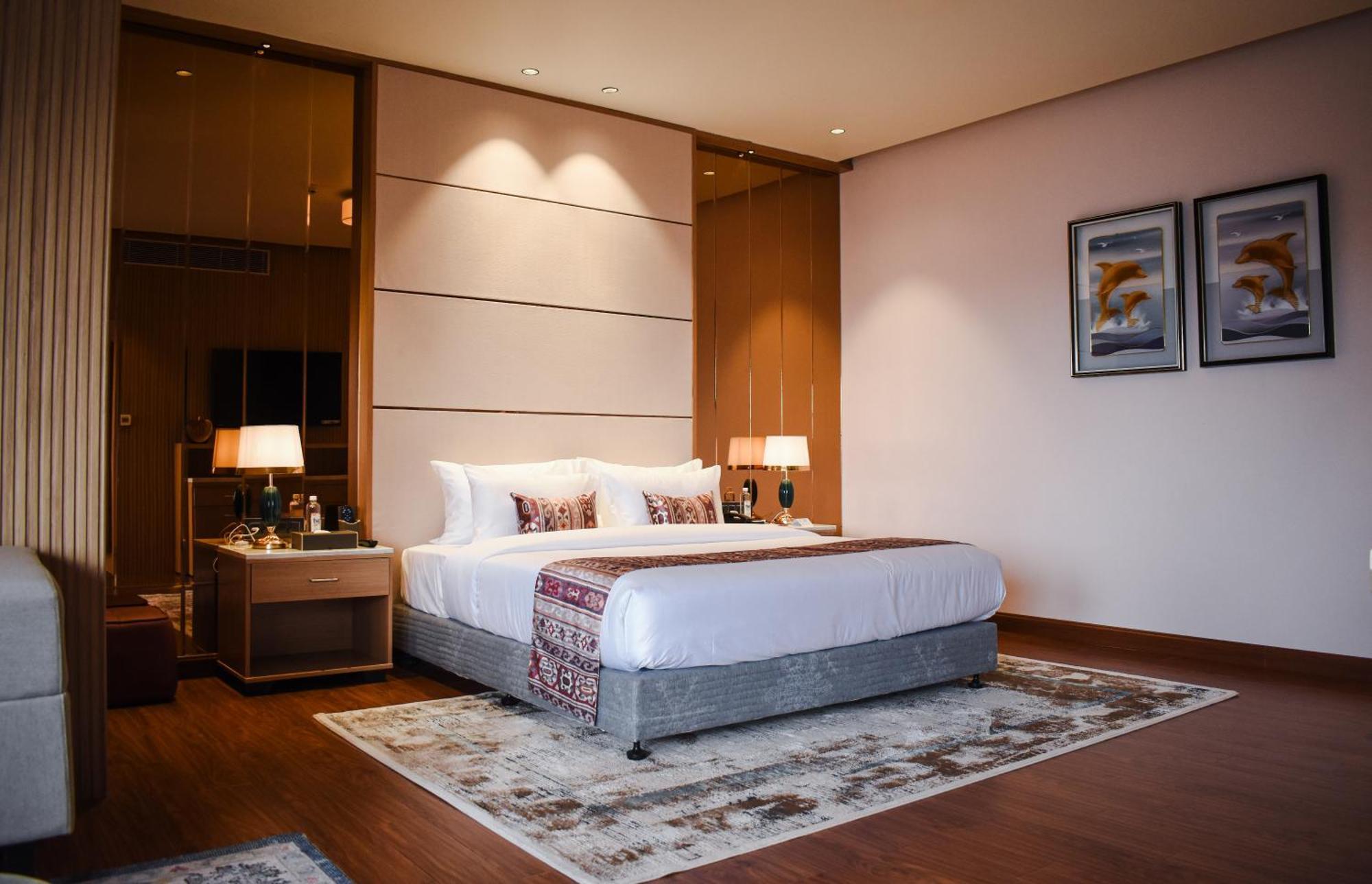 The Maple Hotel Bhopal Bagian luar foto