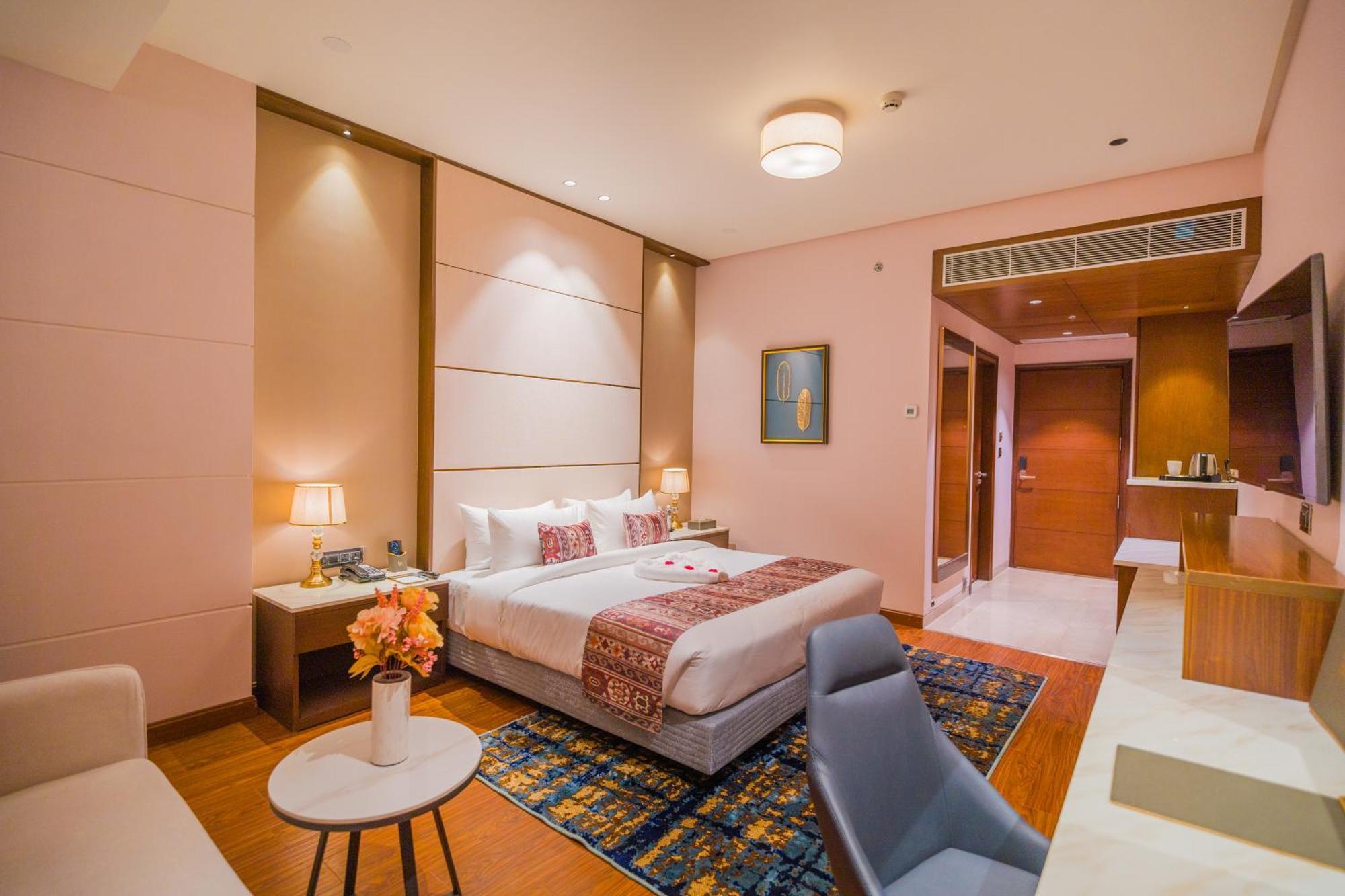 The Maple Hotel Bhopal Bagian luar foto