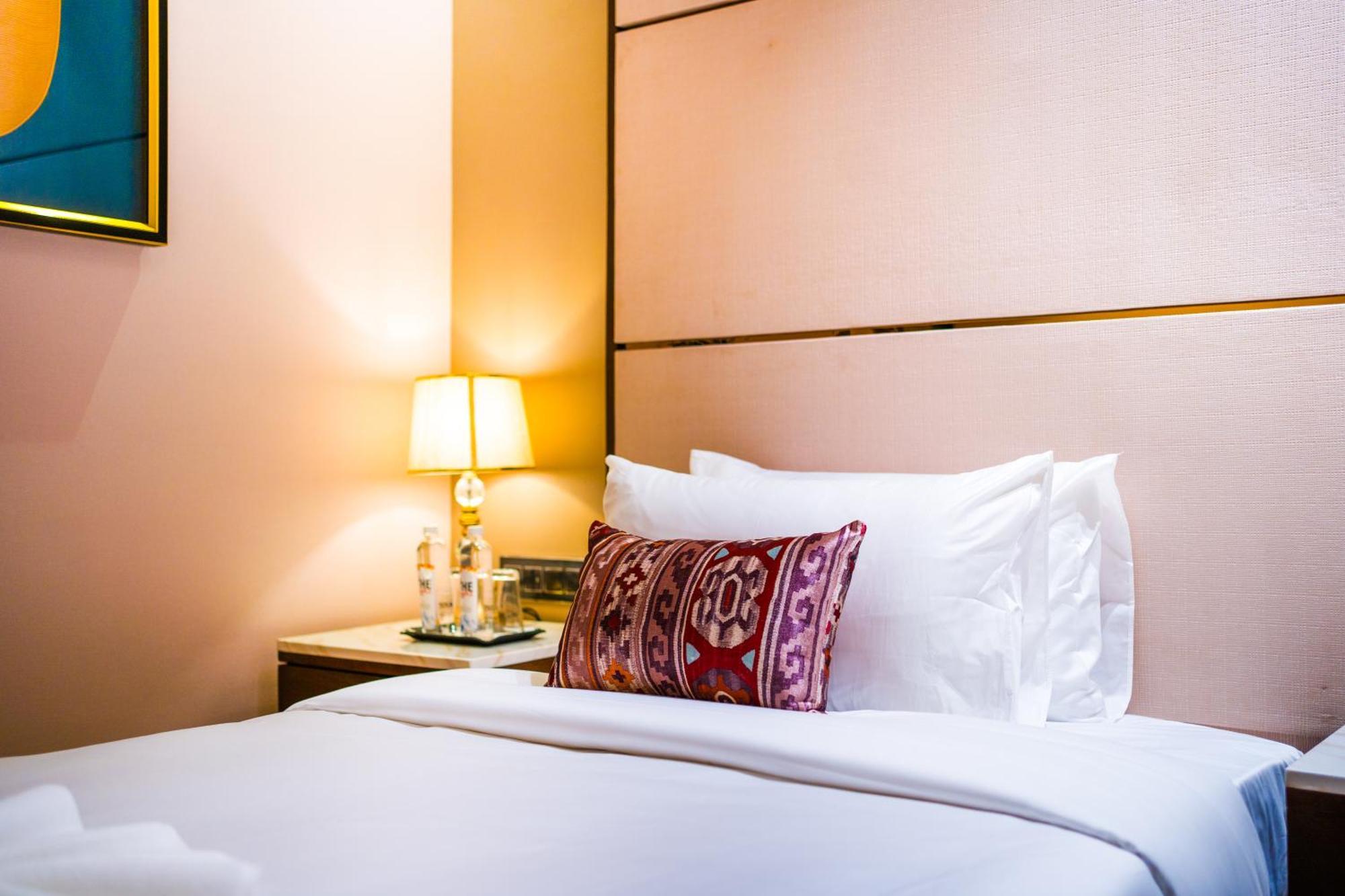 The Maple Hotel Bhopal Bagian luar foto