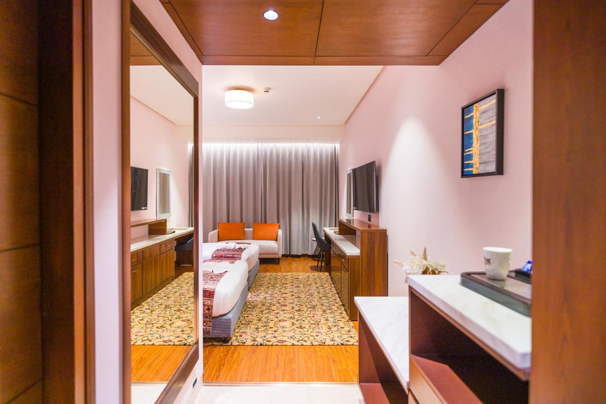 The Maple Hotel Bhopal Bagian luar foto