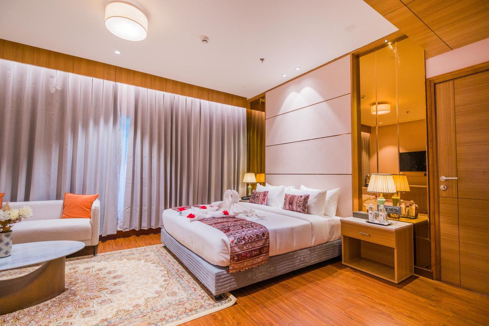 The Maple Hotel Bhopal Bagian luar foto