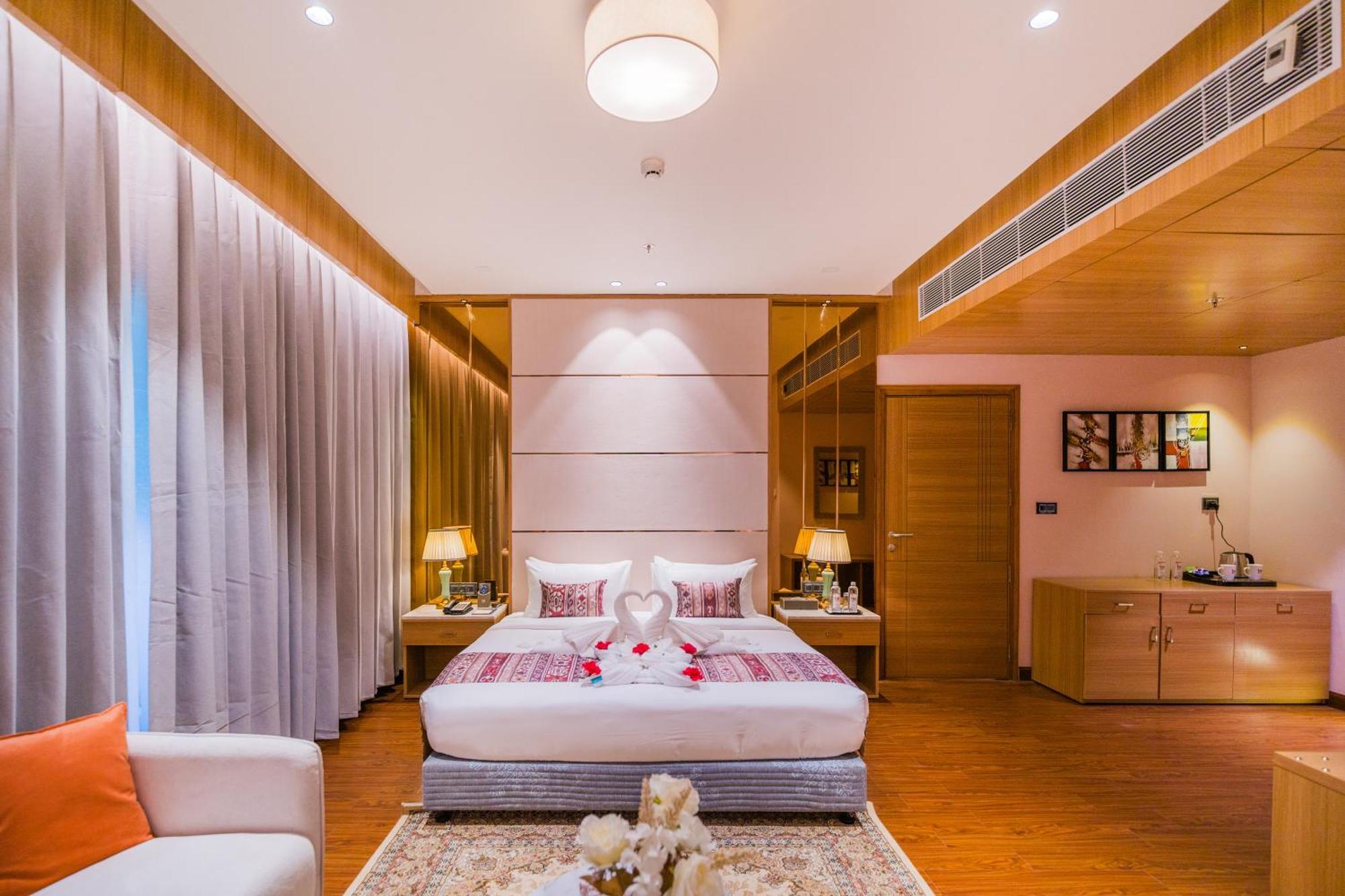 The Maple Hotel Bhopal Bagian luar foto